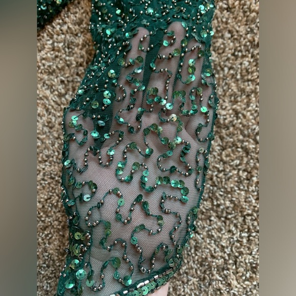 J Kara Women's Petite 3/4 Sleeve V-Neck Beaded Top Long Gown - Picture 4 of 9